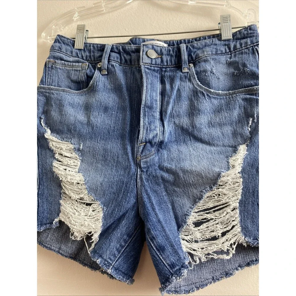Good American Shorts Women 8/29 High Rise Distressed Bombshell Cutoff Cheeky